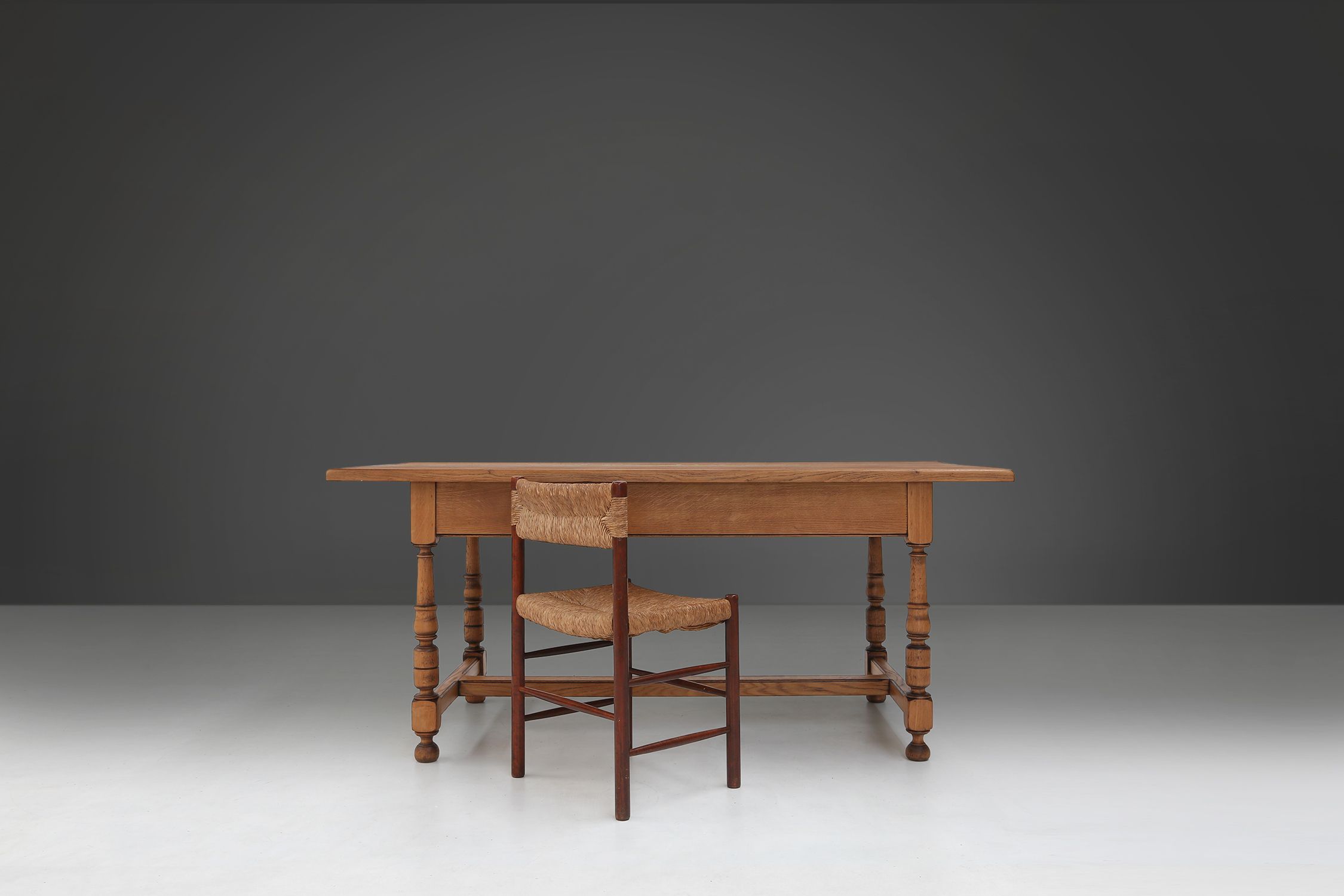 20th century Belgian oak dining tablethumbnail